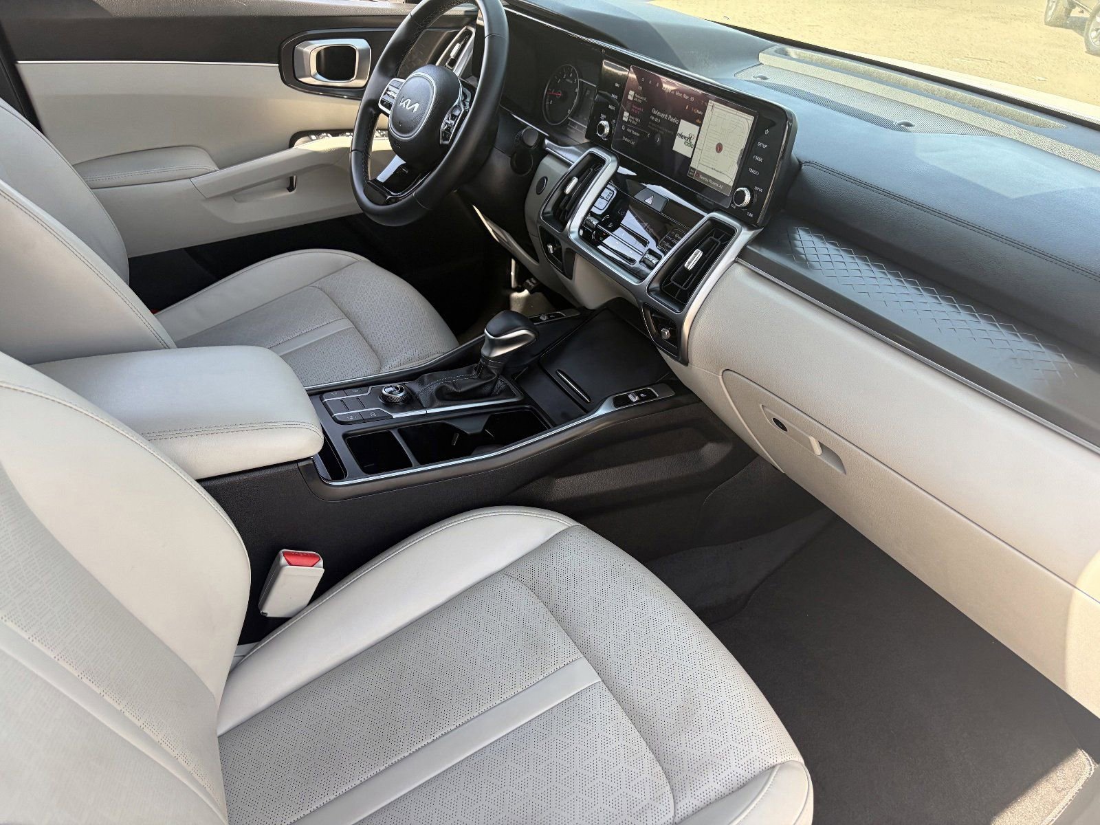 Used 2023 Kia Sorento S w/ Panoramic Sunroof Package image 13