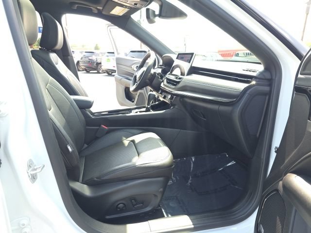 Used 2025 Jeep Compass Limited w/ Driver Assist Group I AWD/4WD image 45