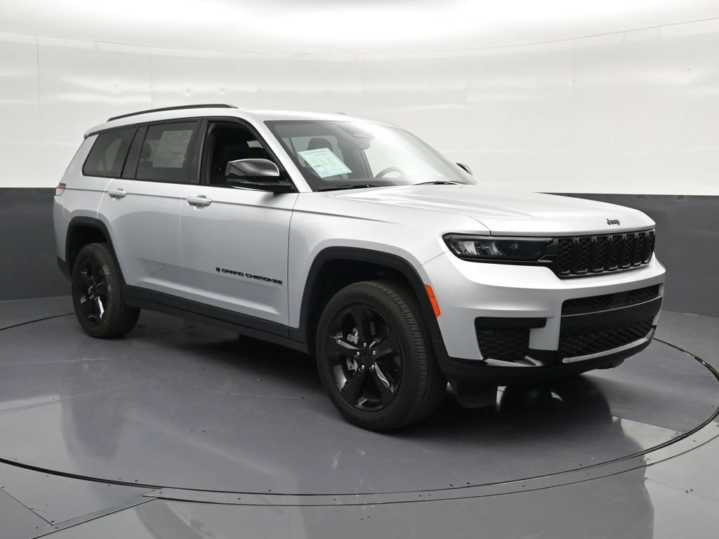 Used 2024 Jeep Grand Cherokee L Laredo AWD/4WD image 5