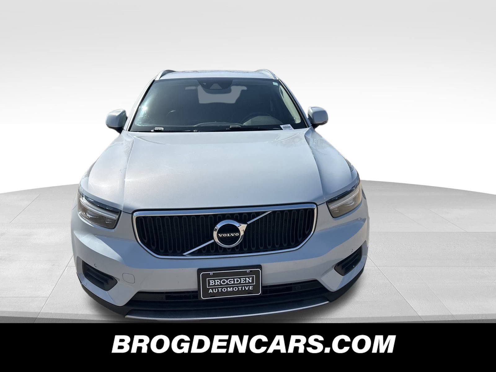 Used 2020 Volvo XC40 T5 Momentum image 8
