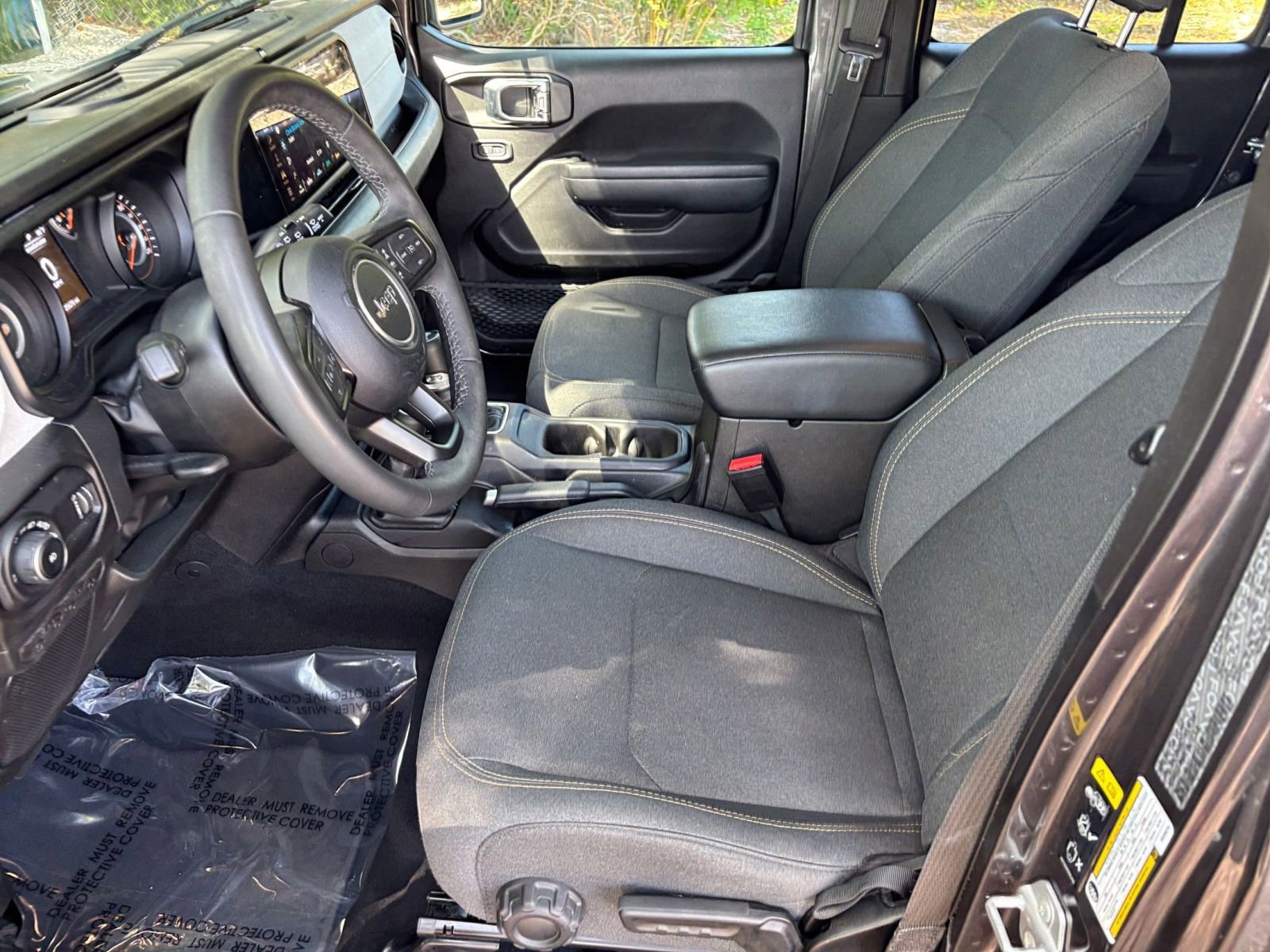 Used 2025 Jeep Wrangler Unlimited Sport AWD/4WD image 27