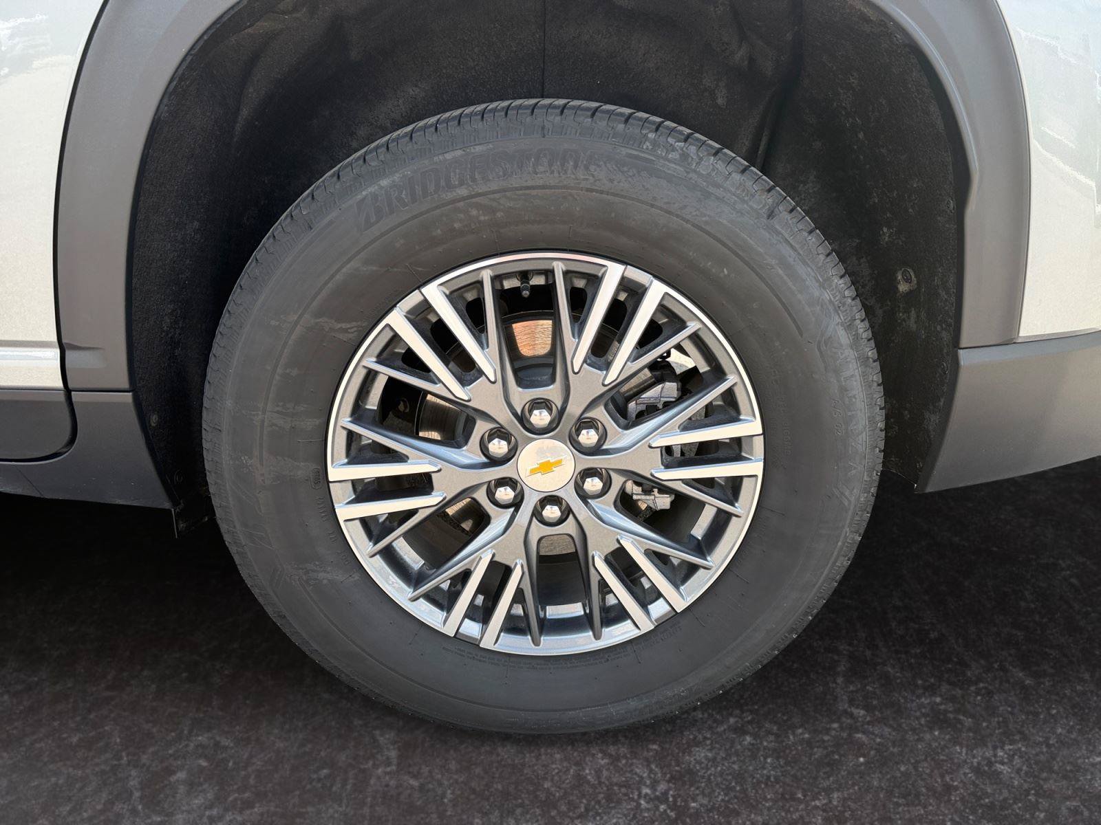 Used 2026 Chevrolet Traverse LT w/ LPO, Floor Liner Package FWD image 29