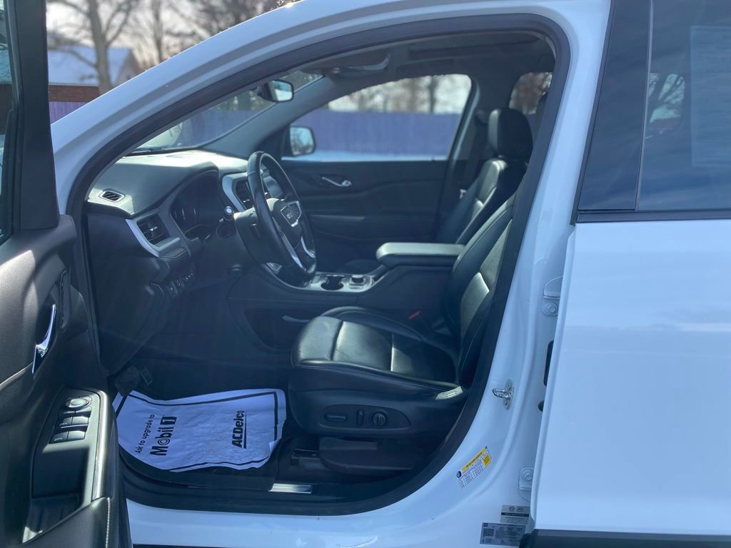Used 2023 GMC Acadia SLT w/ Elevation Edition image 22