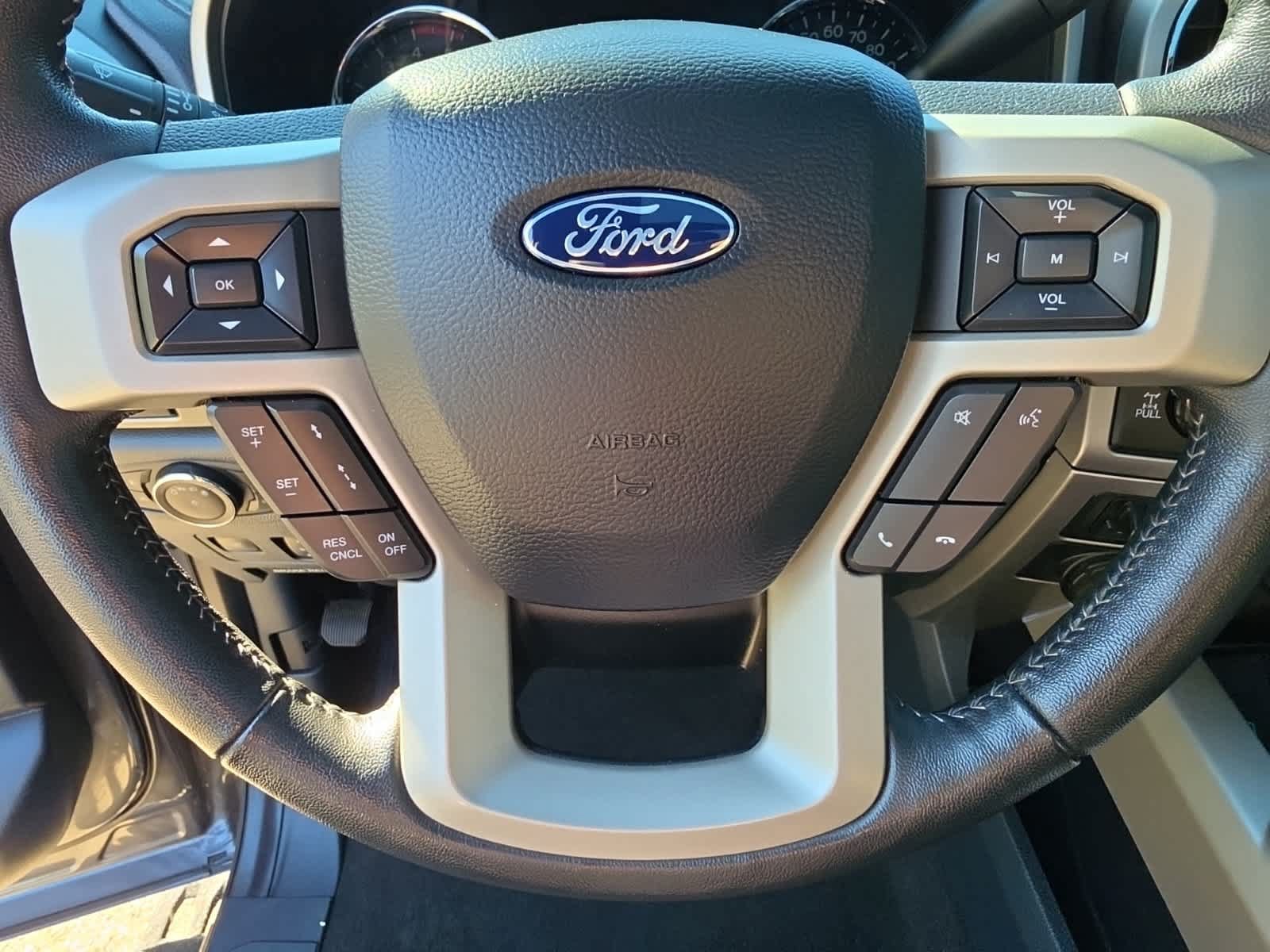 Used 2022 Ford F250 Lariat w/ Black Appearance Package AWD/4WD image 23