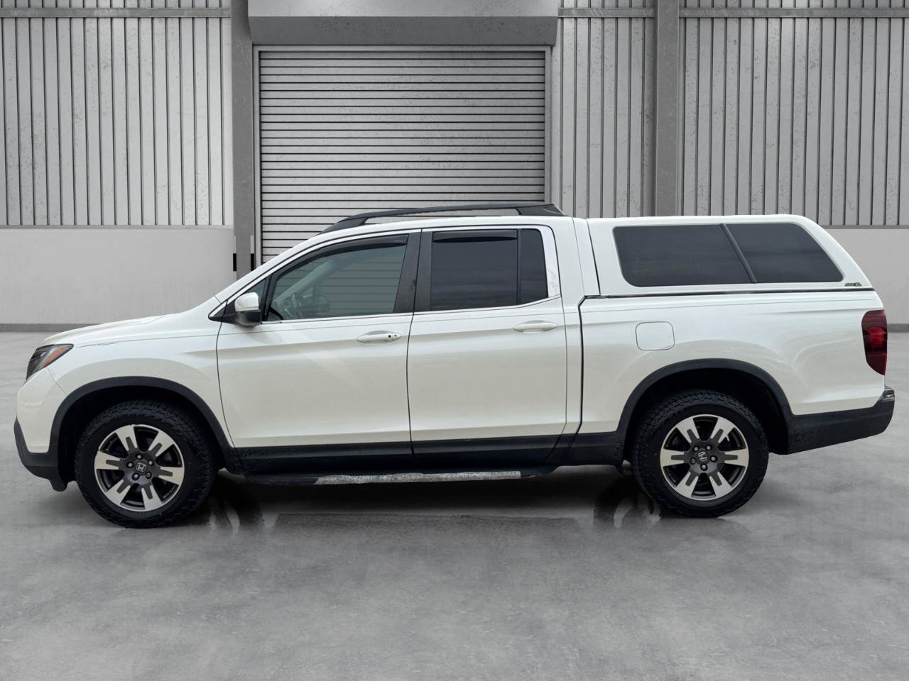 Used 2017 Honda Ridgeline RTL-T image 2