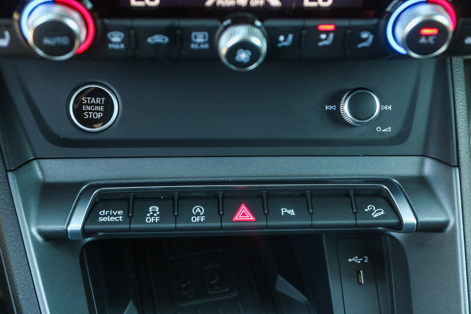 Used 2025 Audi Q3 2.0T Premium w/ Convenience Package image 27