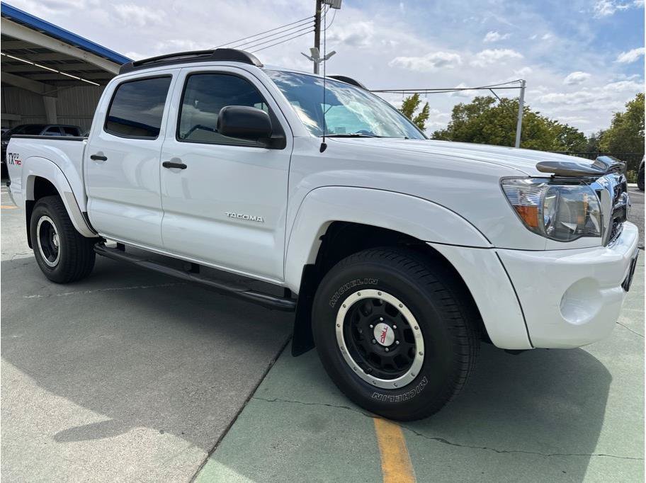 Used 2011 Toyota Tacoma 4x4 Double Cab w/ TRD Off-Road Pkg w/JBL Audio image 6