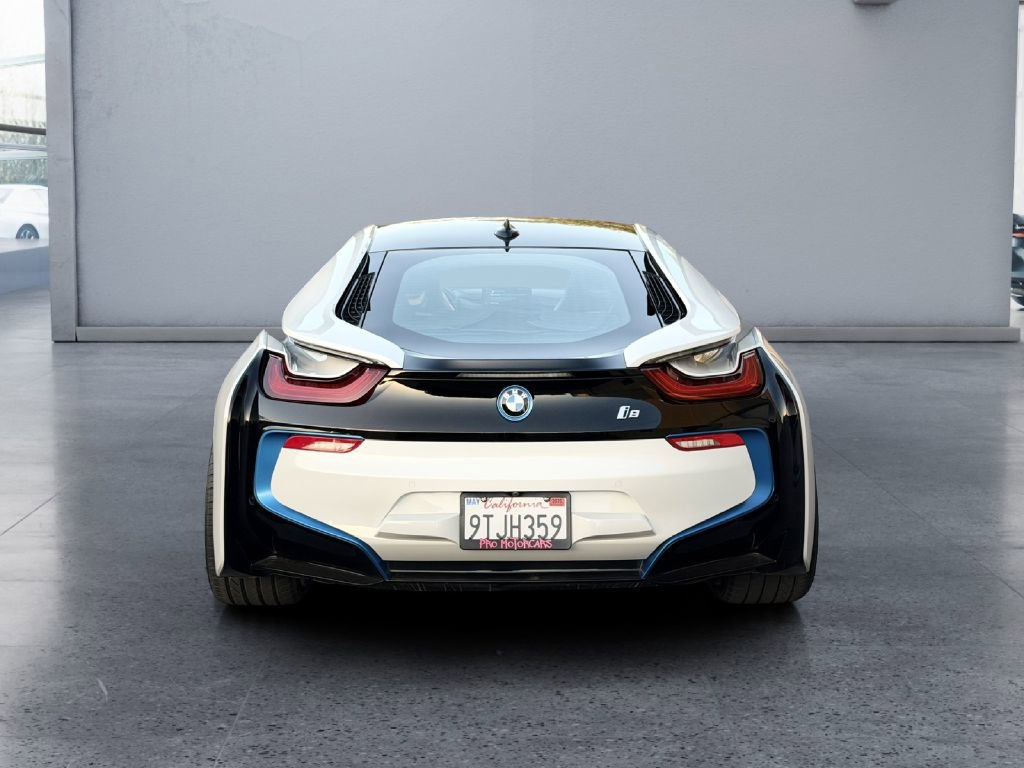Used 2019 BMW i8 image 3