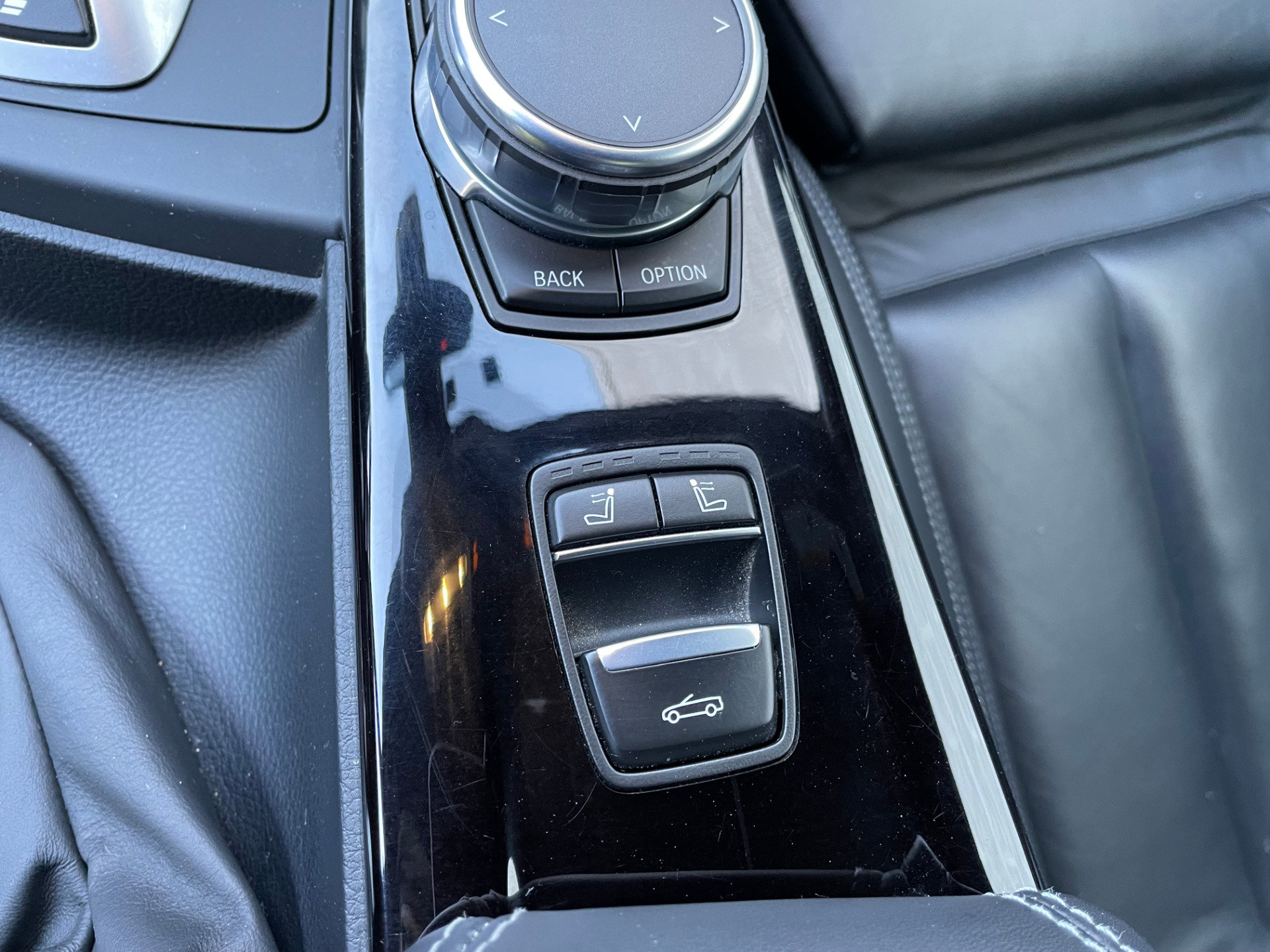 Used 2018 BMW M4 Convertible RWD image 24