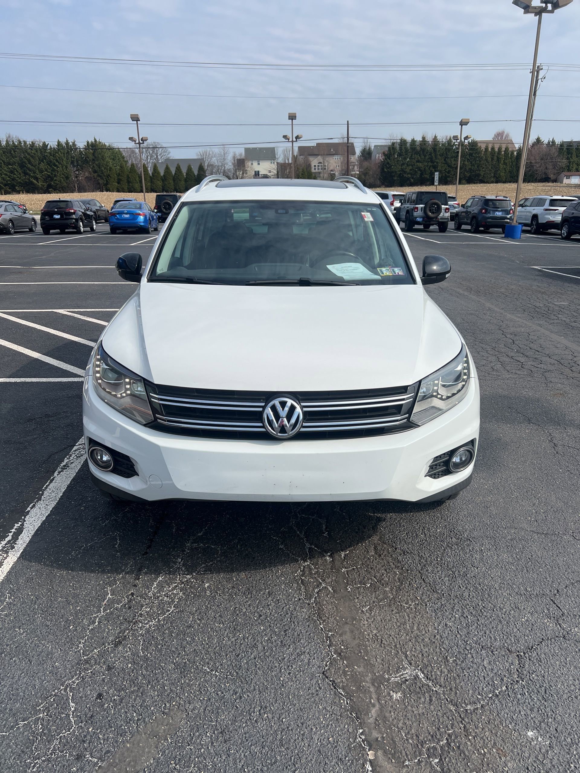 Used 2017 Volkswagen Tiguan Sport image 9
