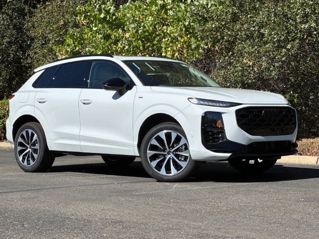 New 2026 Audi Q3 quattro 2.0T AWD/4WD image 2