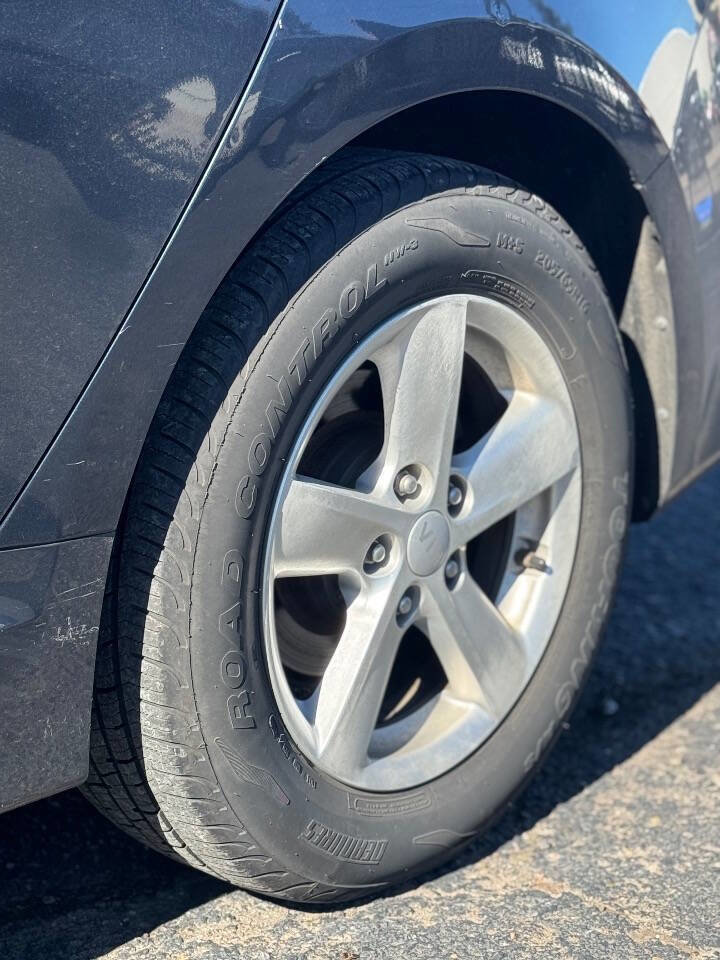 Used 2015 Kia Optima LX image 16