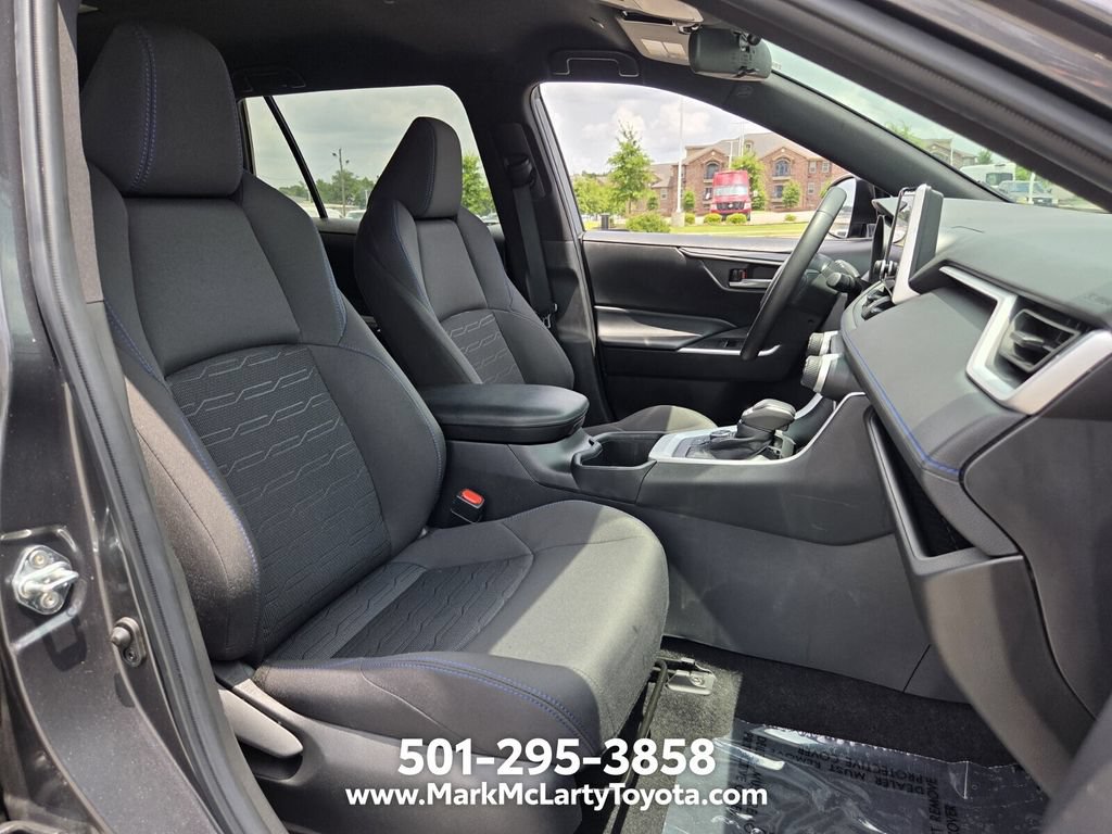Used 2023 Toyota RAV4 SE AWD/4WD image 15