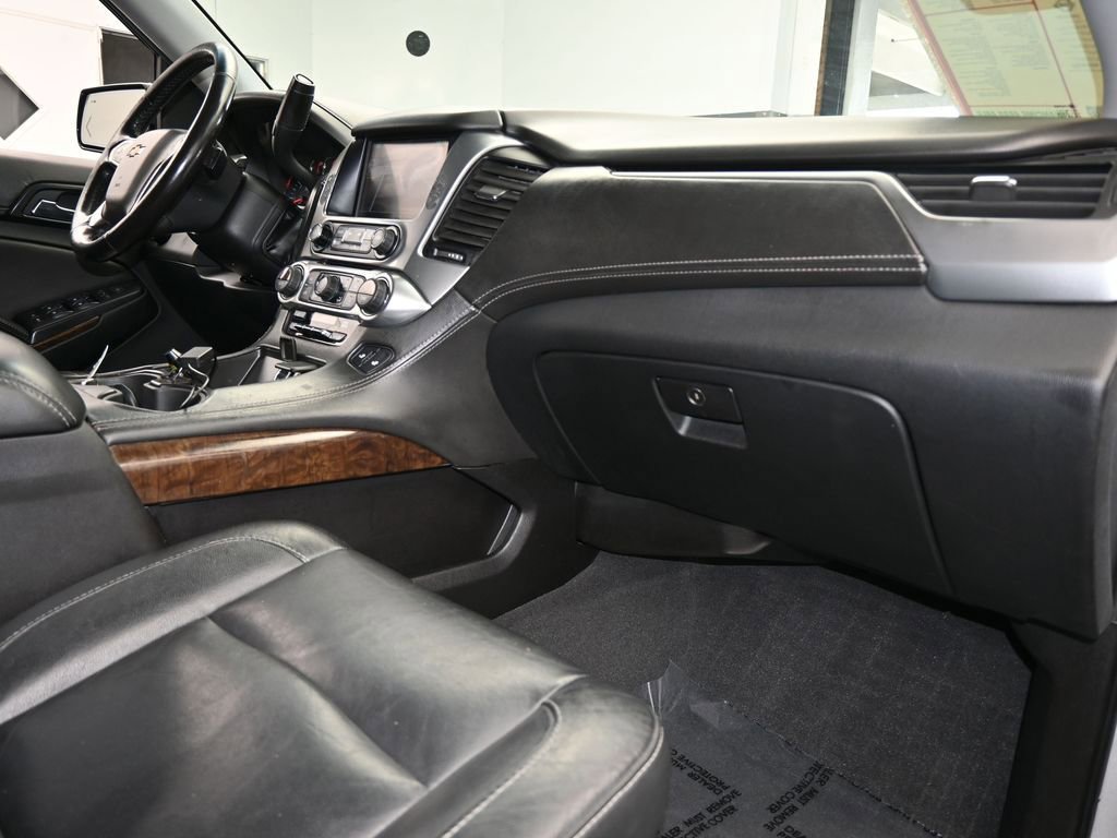 Used 2020 Chevrolet Suburban LT image 52