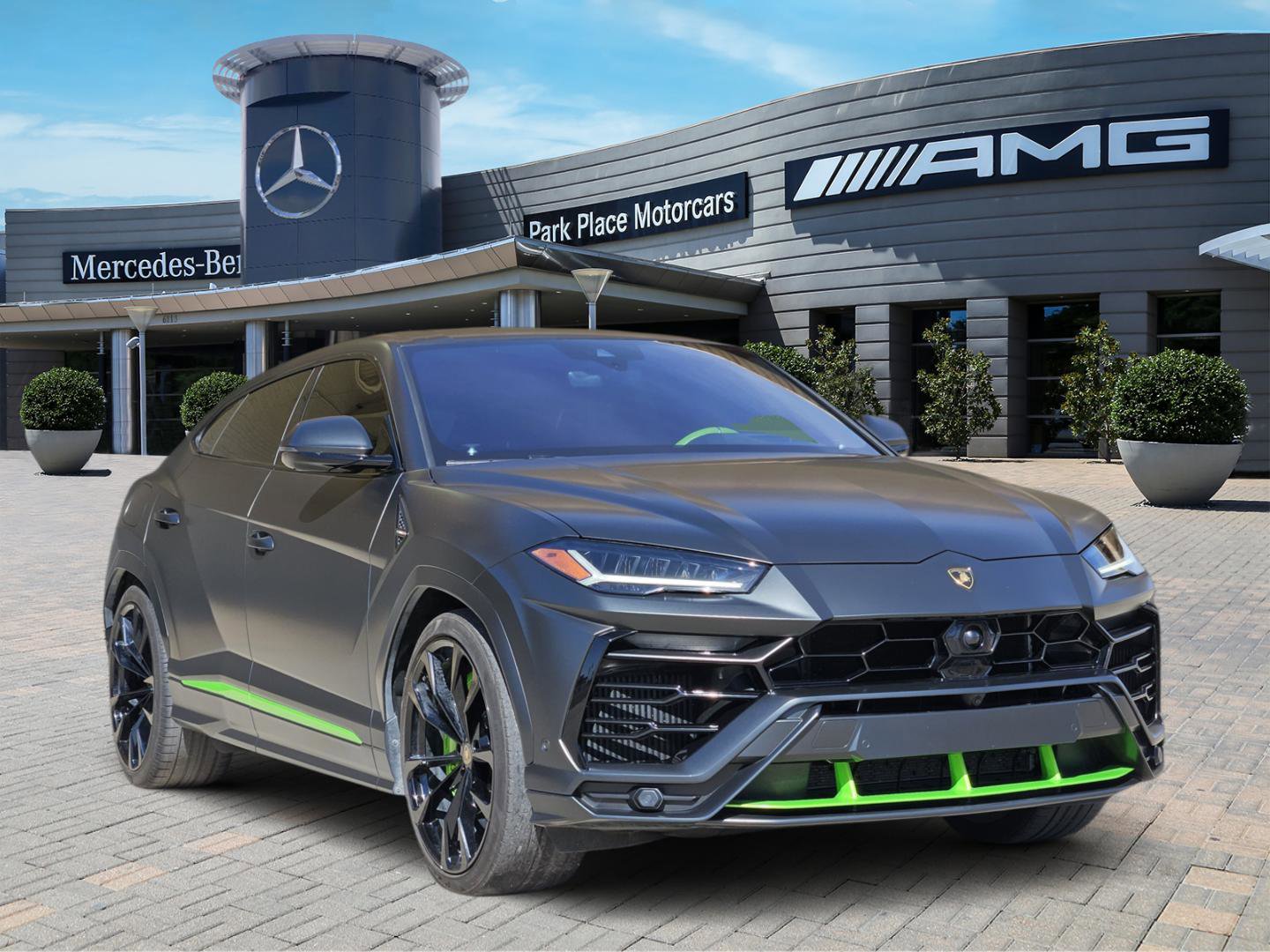 Used 2021 Lamborghini Urus video 2