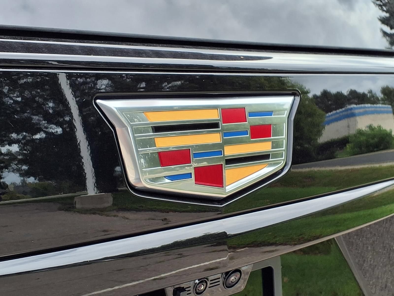 New 2026 Cadillac Escalade ESV Sport w/ Touring Package AWD/4WD image 8