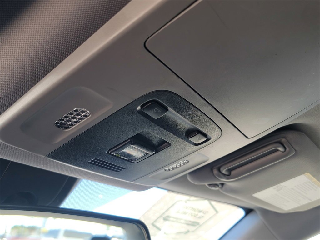 Used 2023 Toyota Camry SE image 30