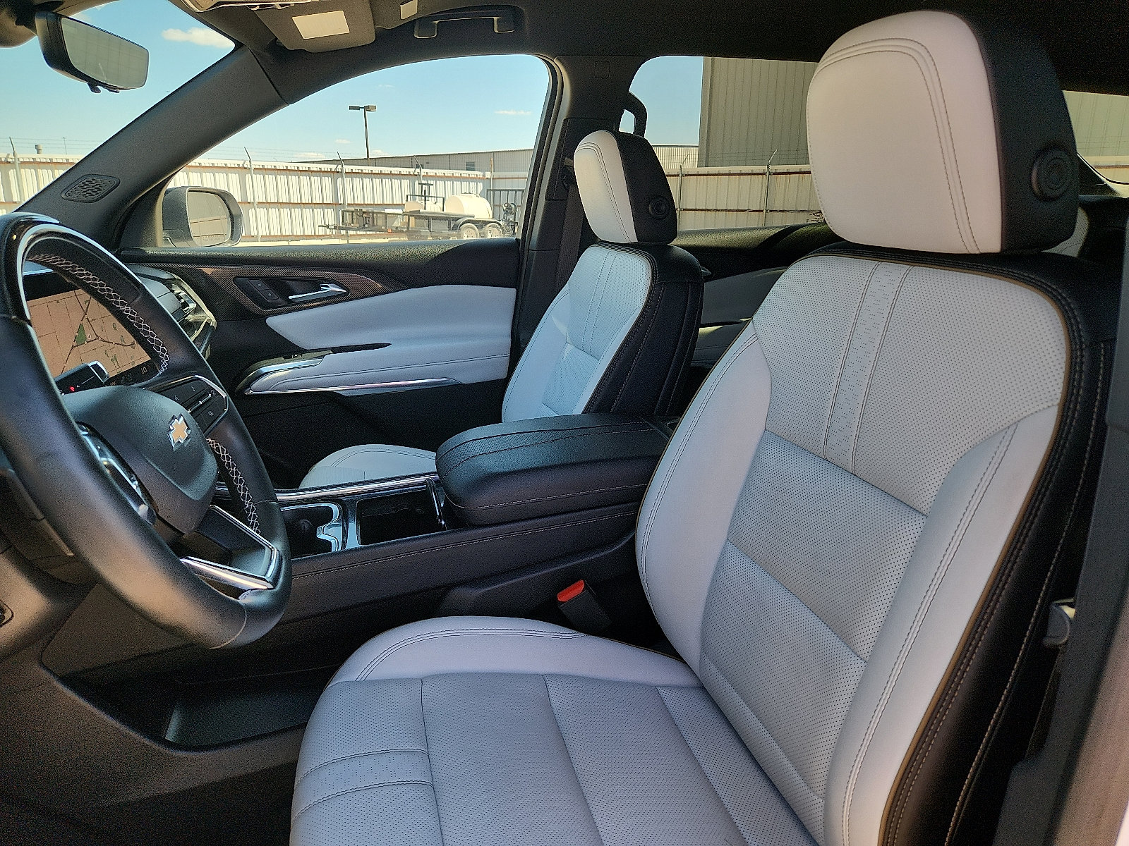 Used 2025 Chevrolet Traverse High Country FWD image 12