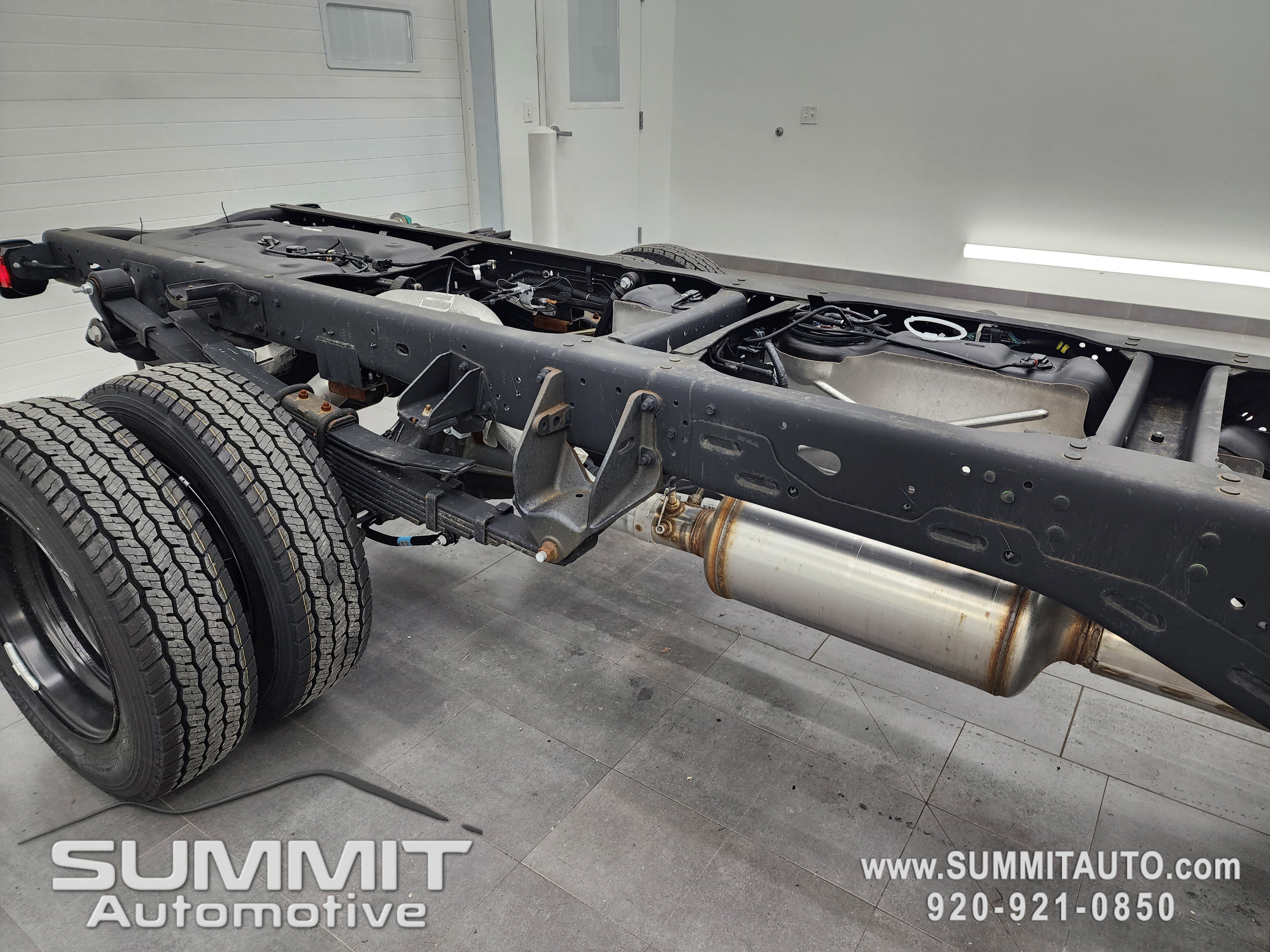 New 2025 RAM 5500 Tradesman AWD/4WD image 24