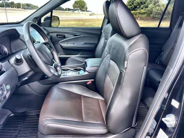 Certified 2024 Honda Passport Black Edition image 11