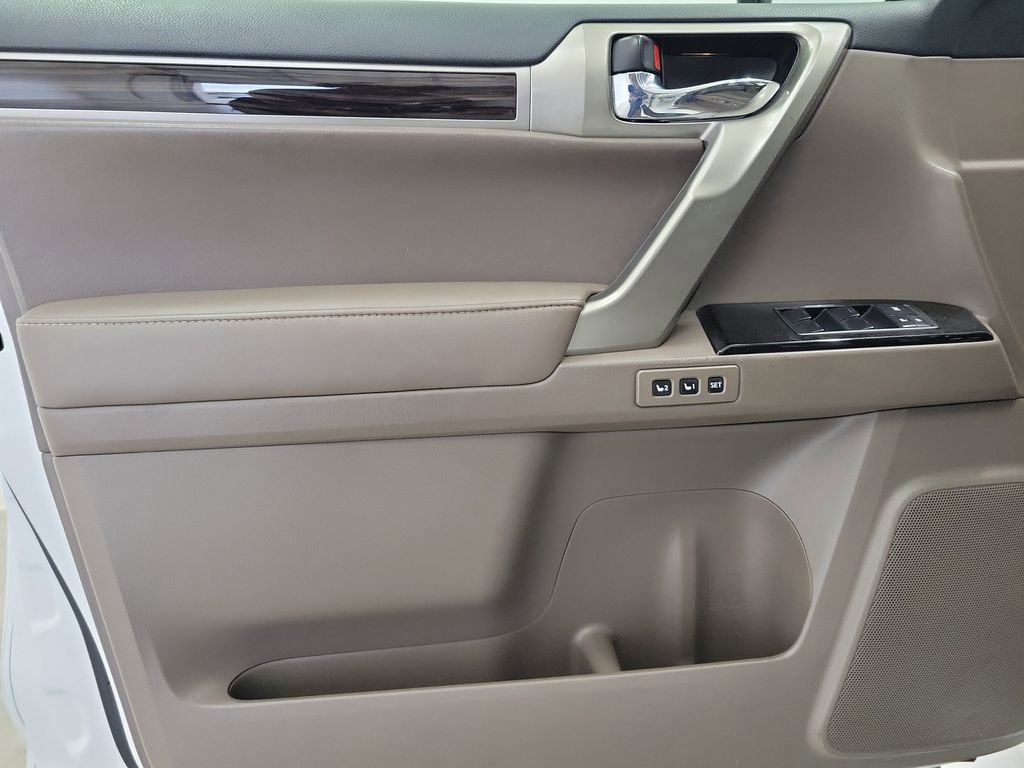 Used 2016 Lexus GX 460 AWD/4WD image 19