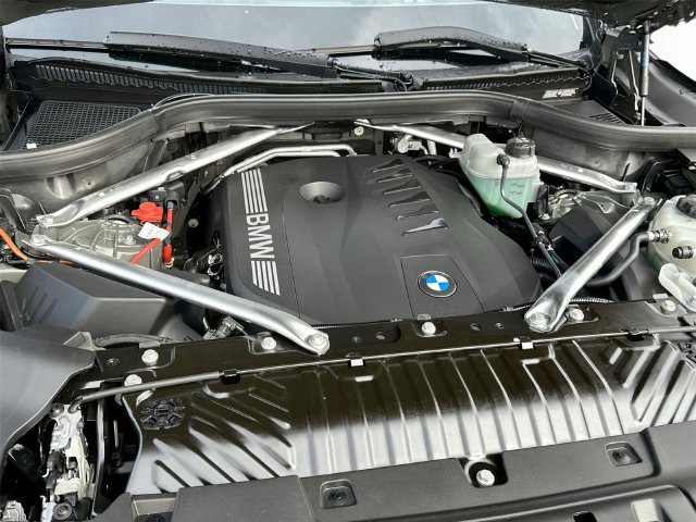 New 2027 BMW X5 xDrive40i w/ M Sport Package AWD/4WD image 22