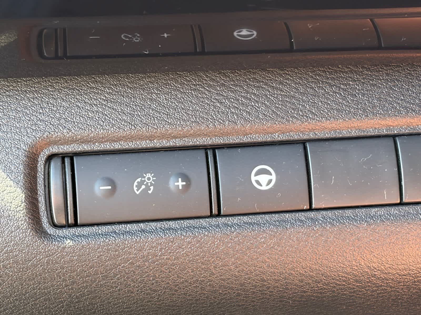 Used 2022 Nissan Pathfinder SV FWD image 9