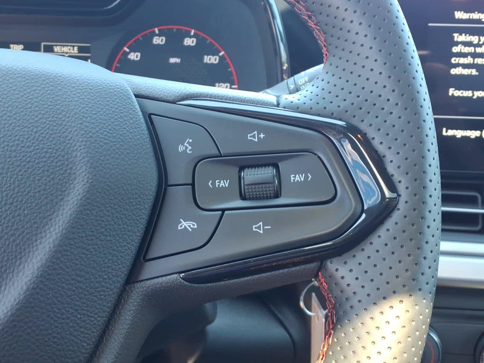 Used 2026 Chevrolet Trax RS w/ Sunroof Package FWD image 16
