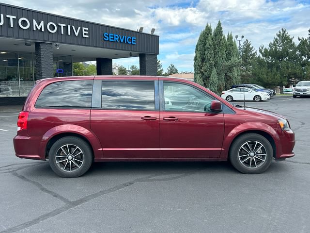 Used 2018 Dodge Grand Caravan GT FWD image 2