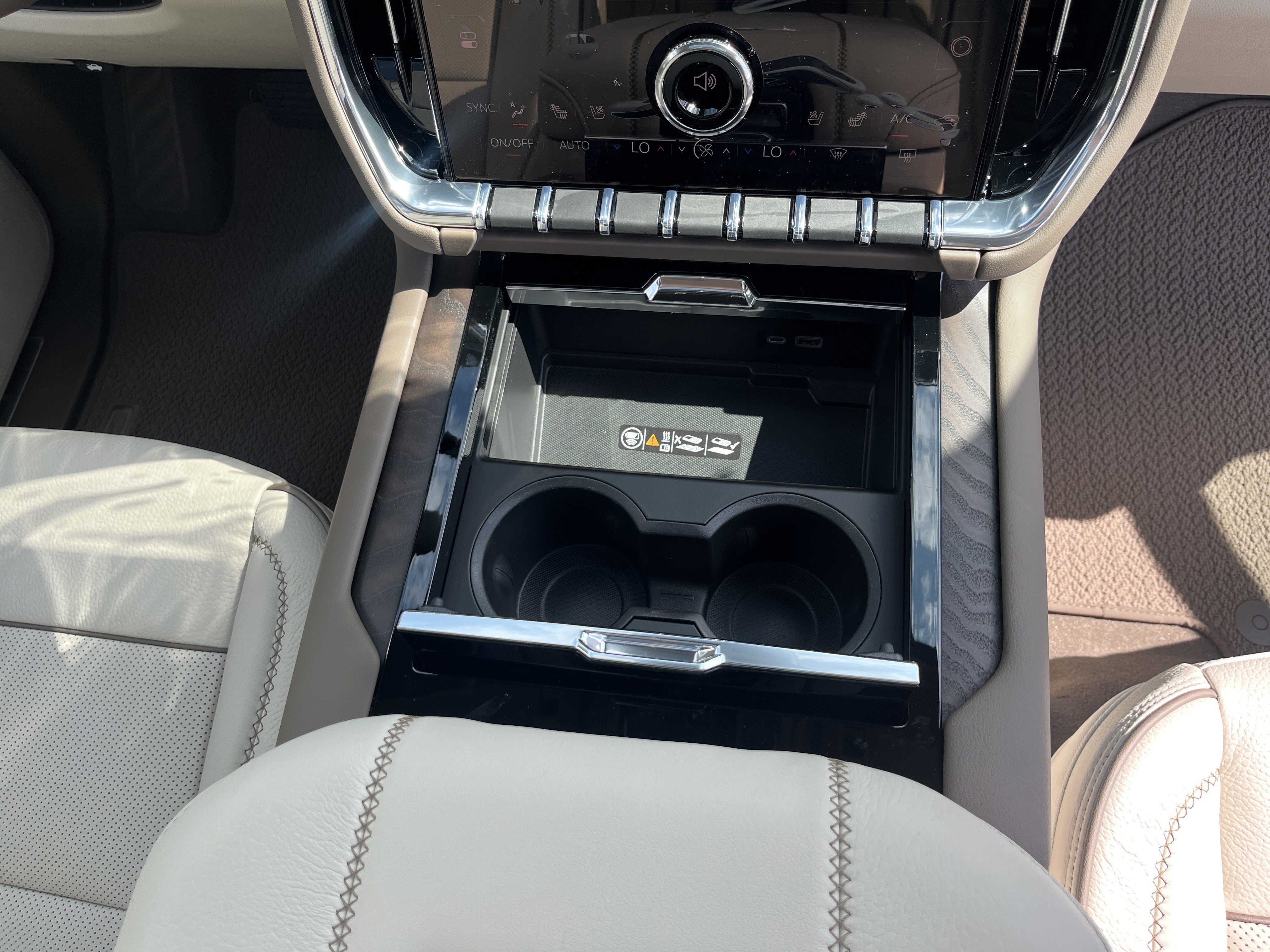 New 2026 GMC Yukon XL Denali w/ Sun & Power Step Package AWD/4WD image 21