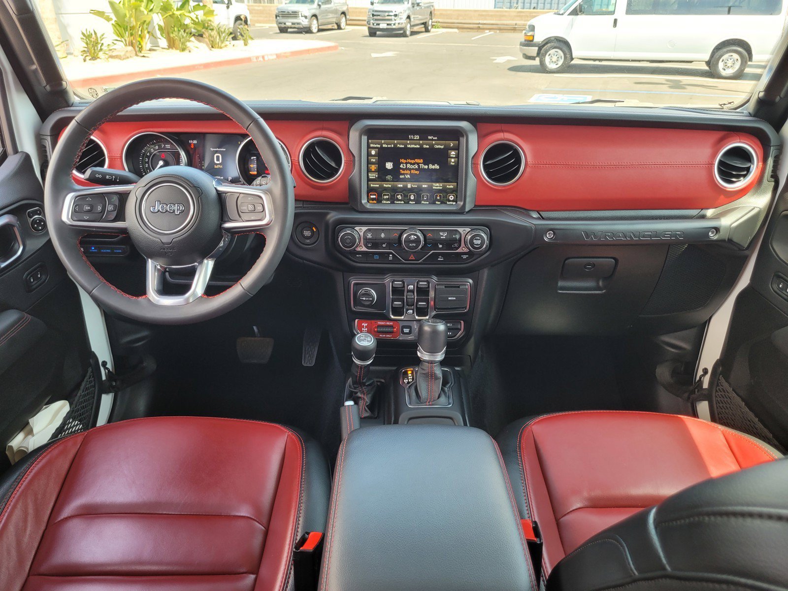 Used 2023 Jeep Wrangler Unlimited Rubicon 4xe AWD/4WD image 15