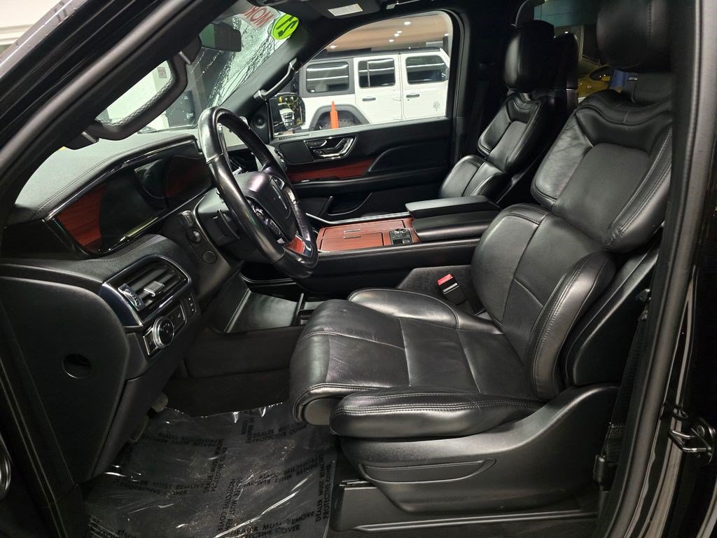 Used 2021 Lincoln Navigator Reserve AWD/4WD image 19