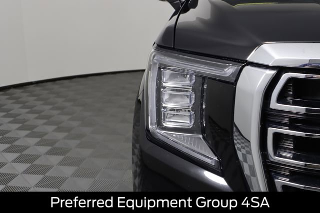 Used 2021 GMC Yukon XL SLT w/ SLT Premium Package image 13