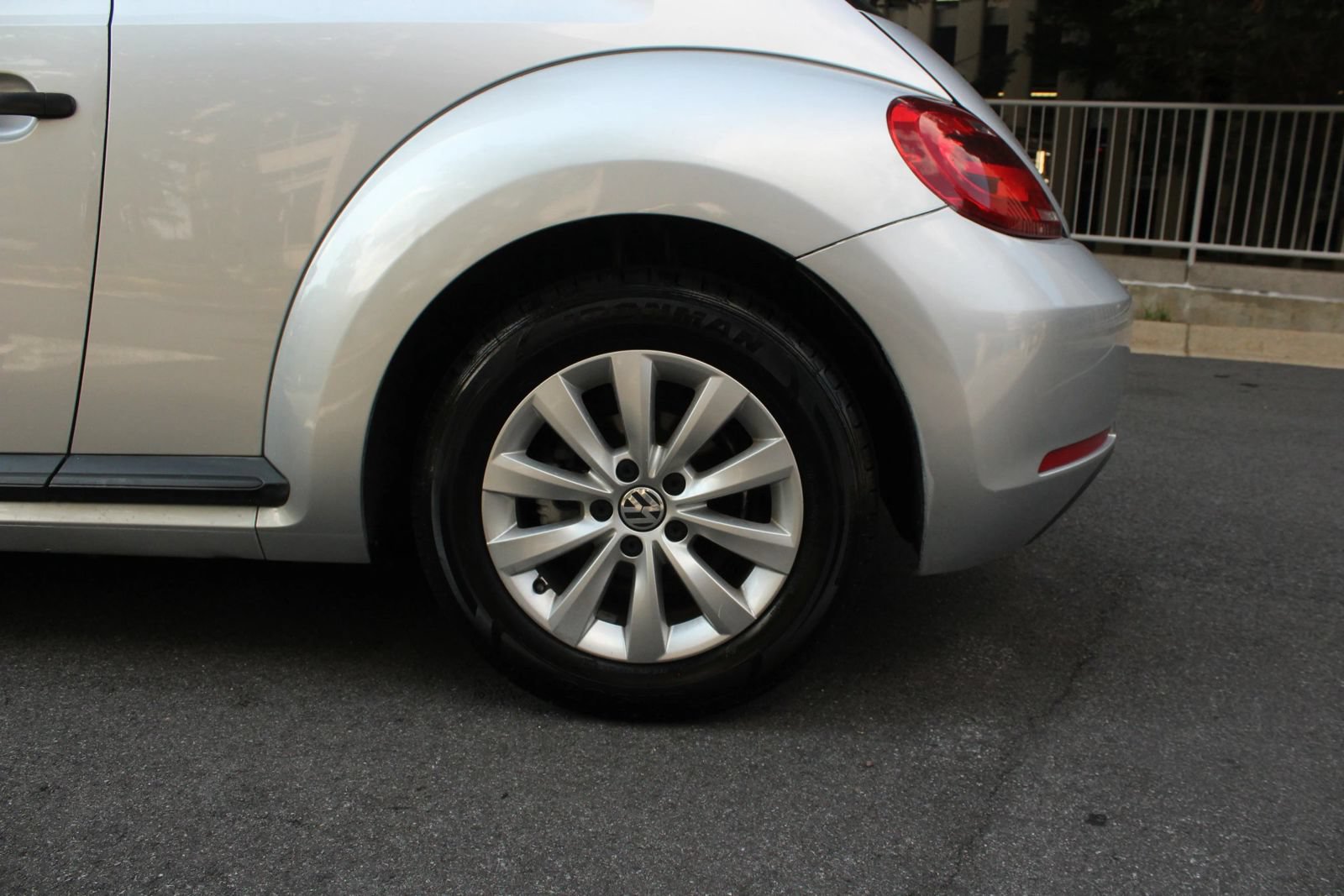 Used 2014 Volkswagen Beetle 1.8T FWD image 10