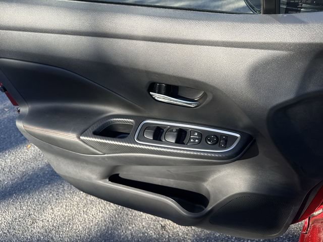 New 2025 Nissan Versa SR w/ Trunk Package FWD image 28