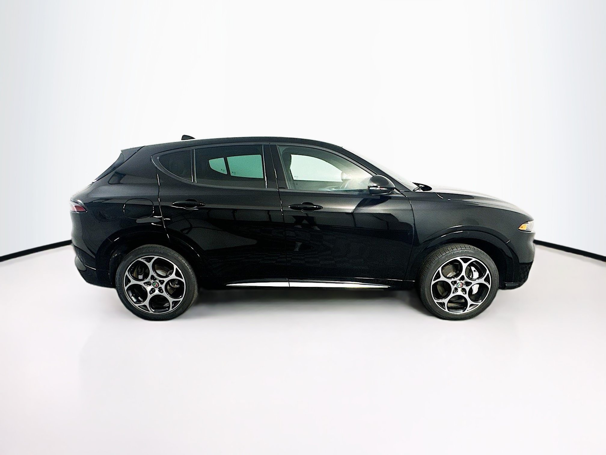 Used 2024 Alfa Romeo Tonale Ti w/ Premium Interior Package AWD/4WD image 10
