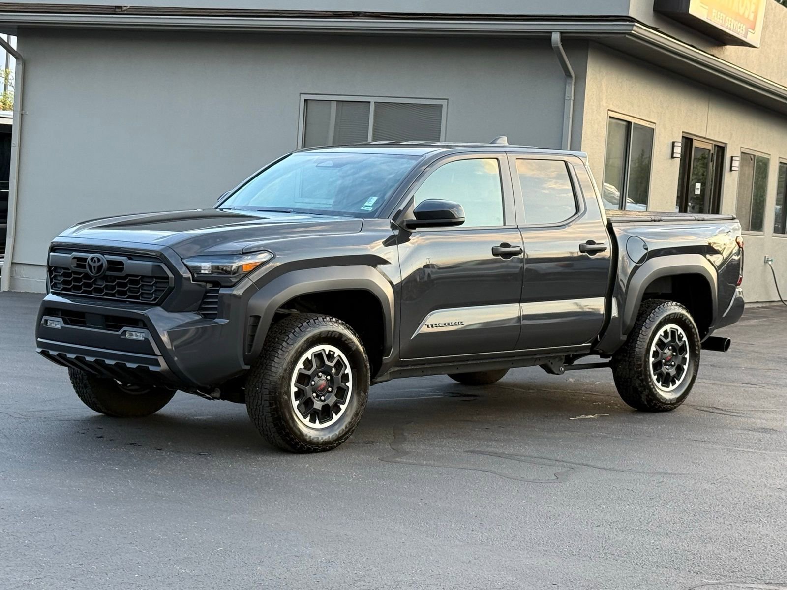 Used 2025 Toyota Tacoma TRD Off-Road AWD/4WD image 7