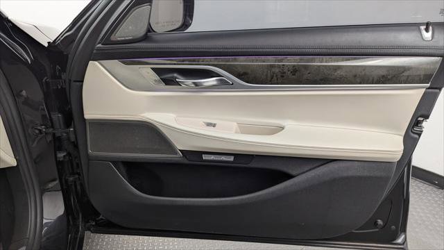 Used 2018 BMW 740i xDrive image 23