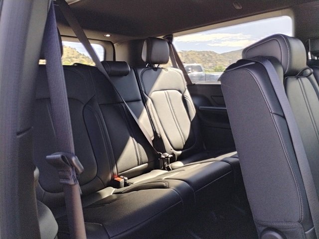 New 2025 Jeep Wagoneer L 4WD w/ Convenience Group I image 19