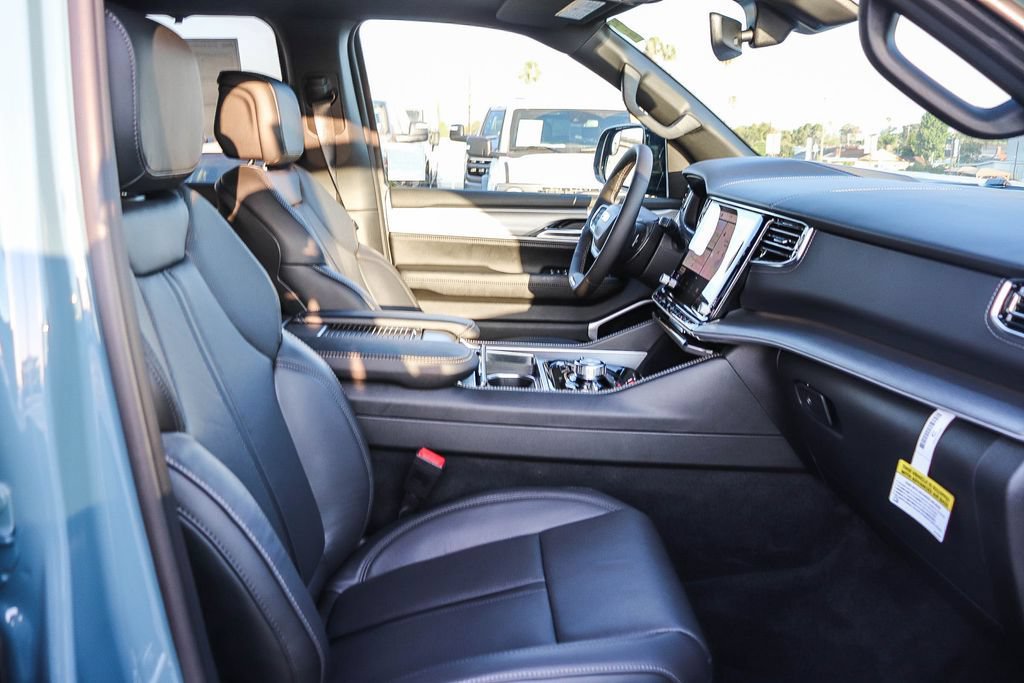 New 2026 Jeep Grand Wagoneer Limited AWD/4WD image 19