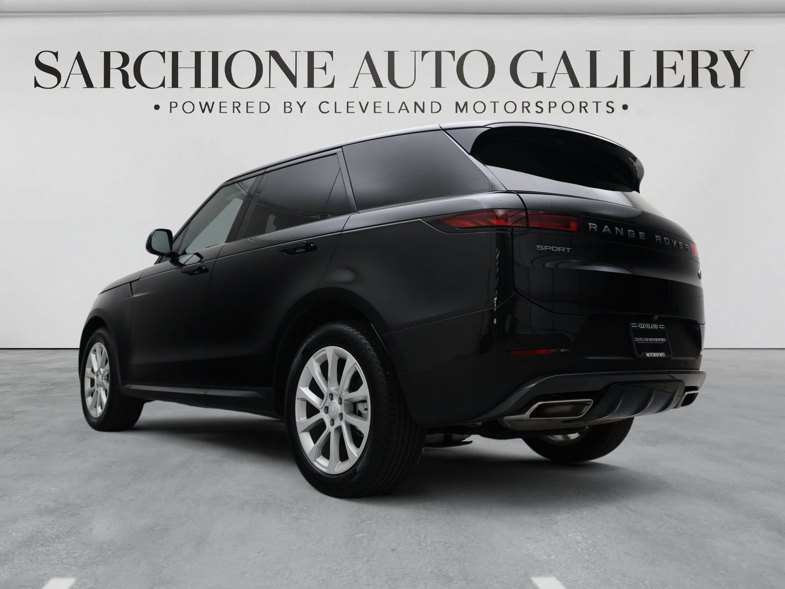 Used 2023 Land Rover Range Rover Sport SE AWD/4WD image 2