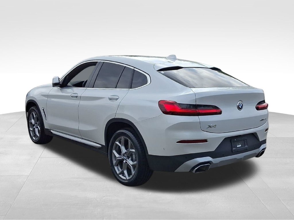 Used 2024 BMW X4 xDrive30i w/ Parking Assistance Package AWD/4WD image 4