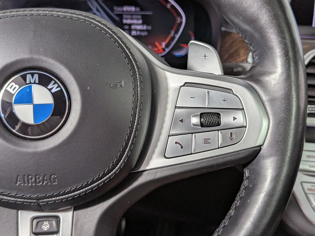Used 2022 BMW 750i xDrive w/ M Sport Package AWD/4WD image 40