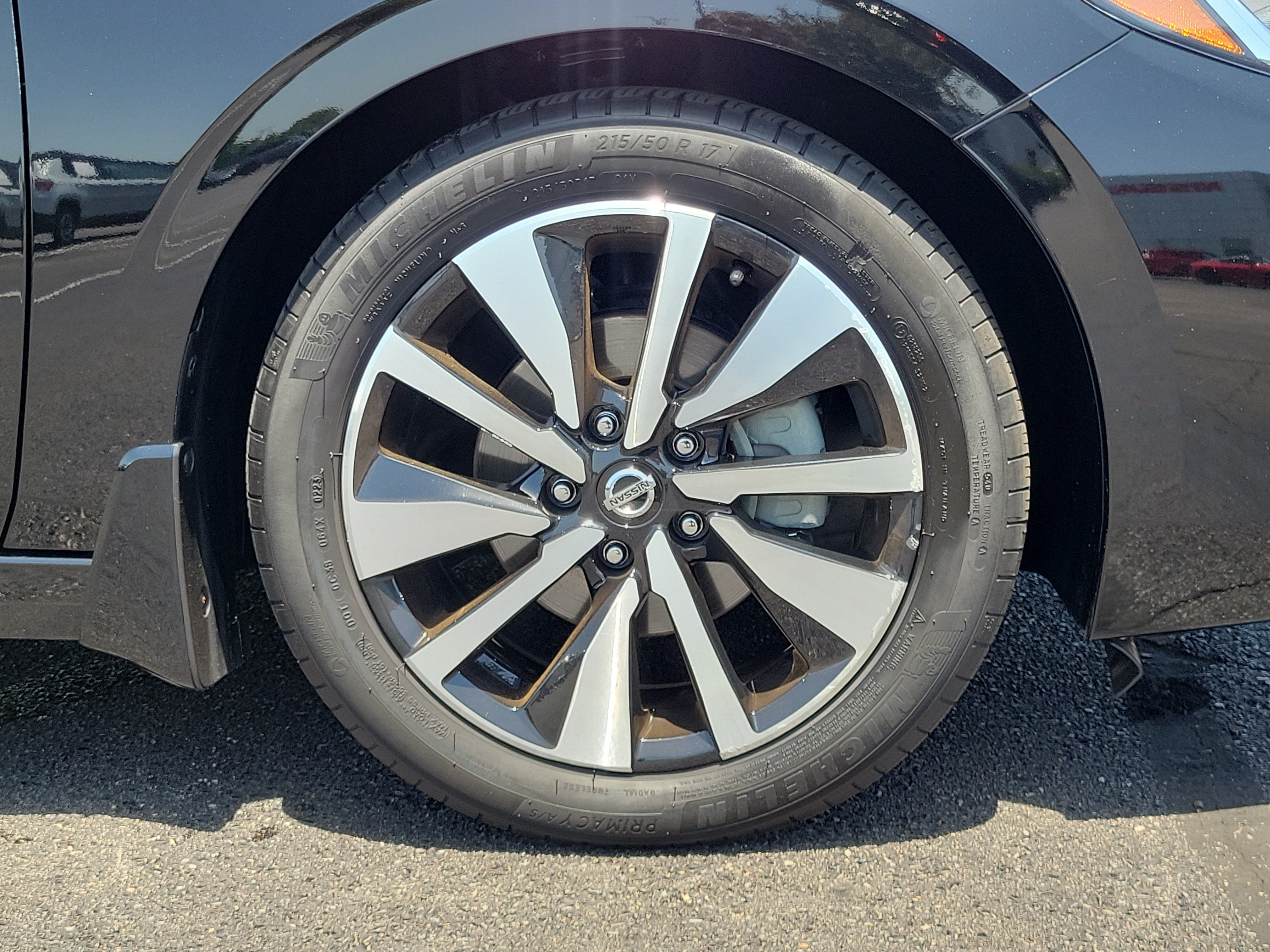 Certified 2023 Nissan Sentra SV w/ SV Premium Package FWD image 5