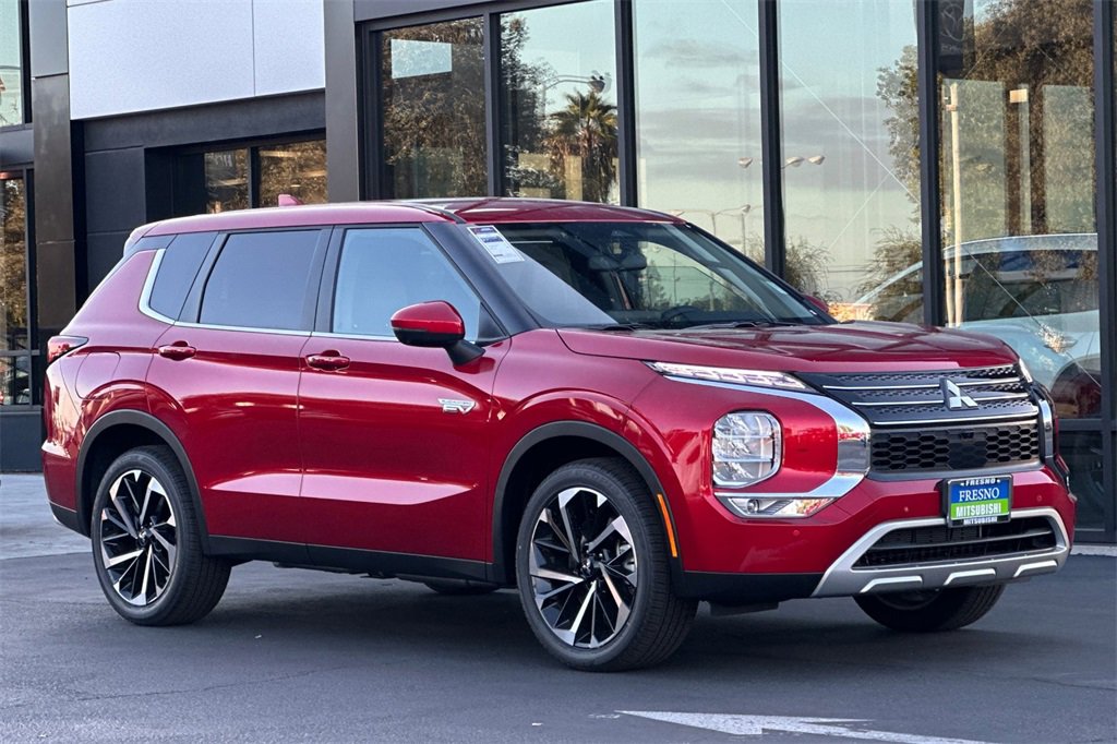 New 2025 Mitsubishi Outlander SE image 3