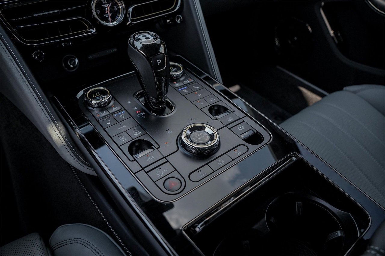 New 2025 Bentley Flying Spur Plug-In Hybrid image 29