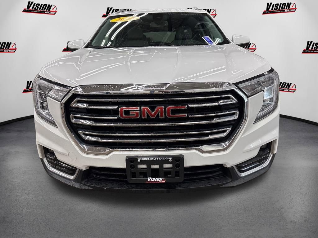 Used 2023 GMC Terrain SLT w/ LPO, Floor Liner Package AWD/4WD image 2
