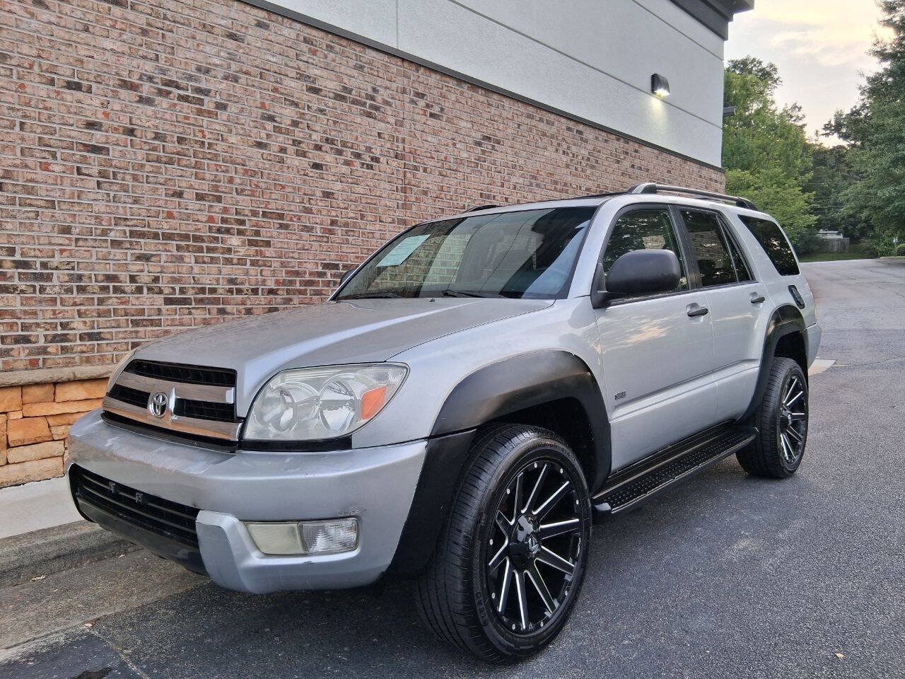 Used 2005 Toyota 4Runner SR5 RWD image 1