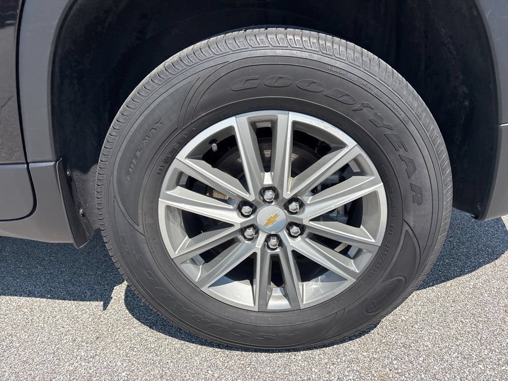 Used 2023 Chevrolet Traverse LT FWD image 16
