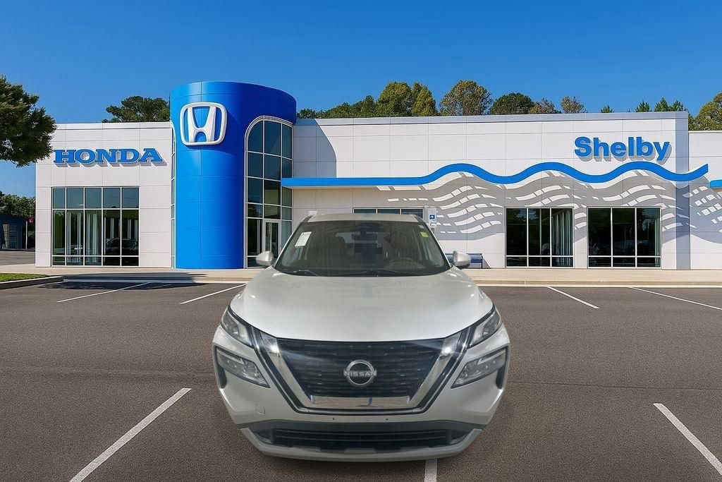 Used 2022 Nissan Rogue SV image 3